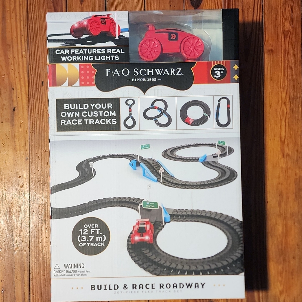 🎄🎁FAO Schwarz To The Build & Race Set with Red Car And 12 Feet Flex Track